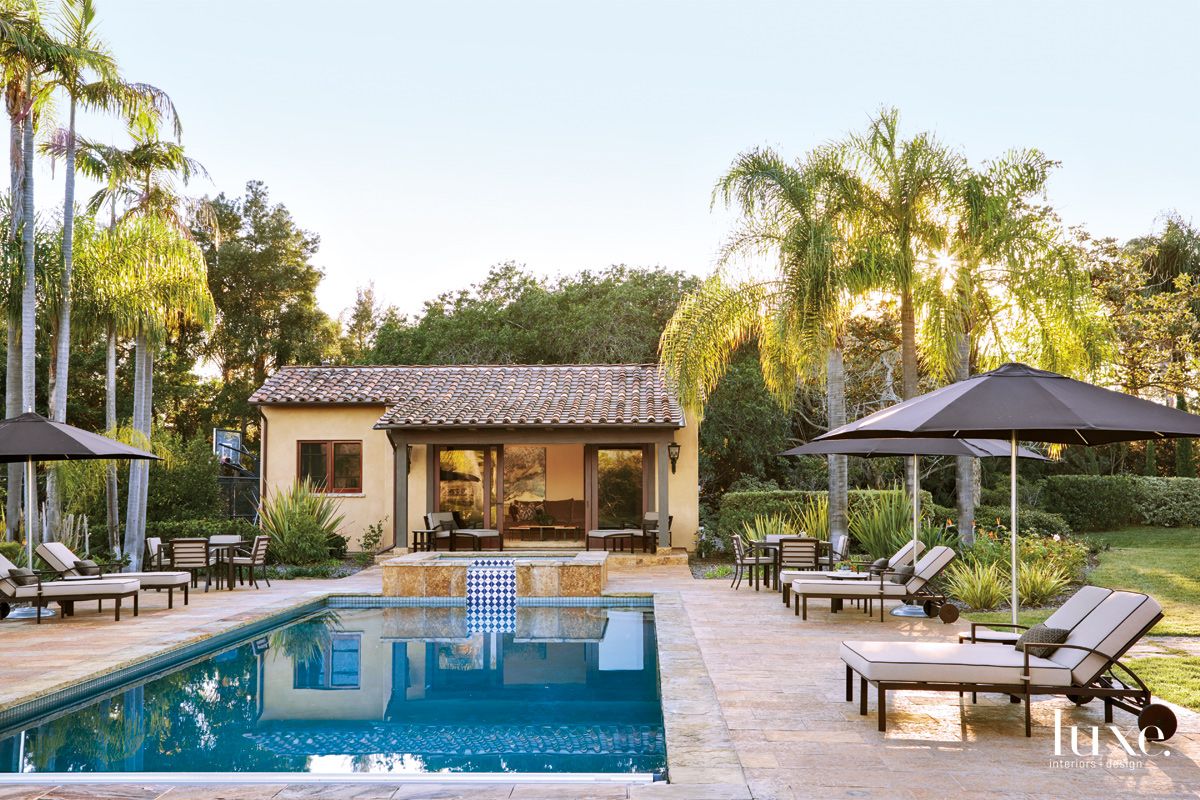 18 Summer-Ready Pool Decks Perfect For Entertaining