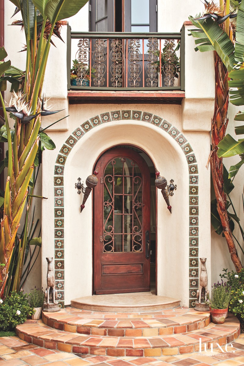 transitional exterior entry