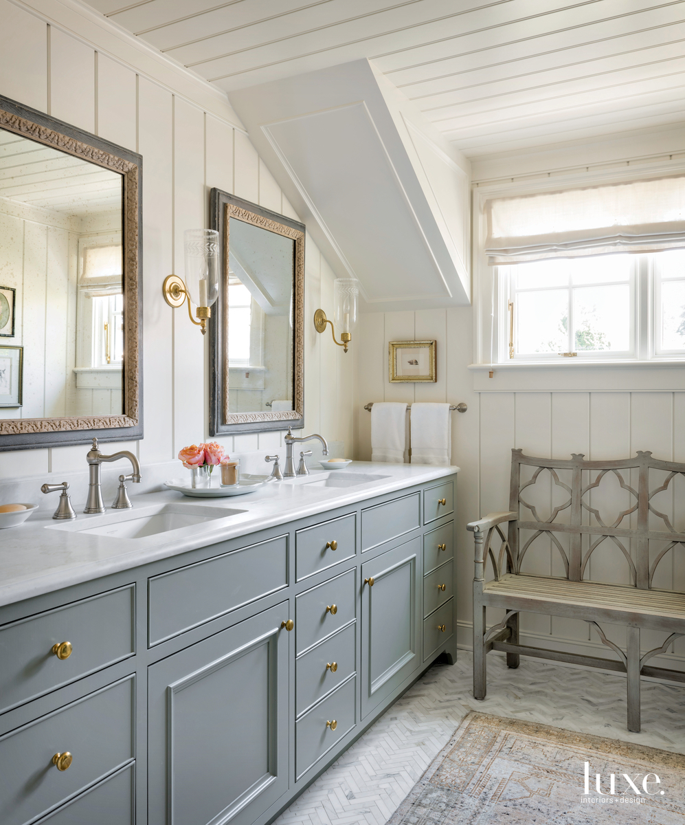 raditional neutral bathroom gray cabinetry