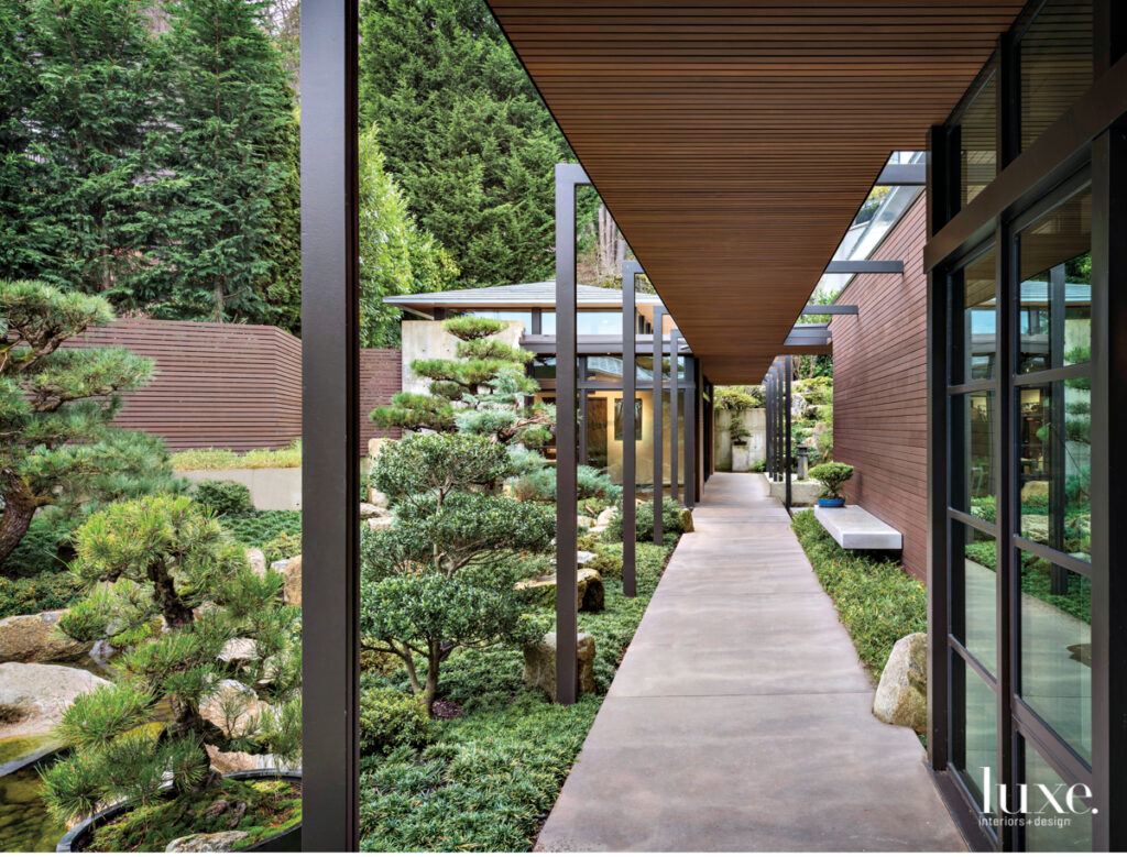A Seattle Home Lets Its Landscape Take The Lead
