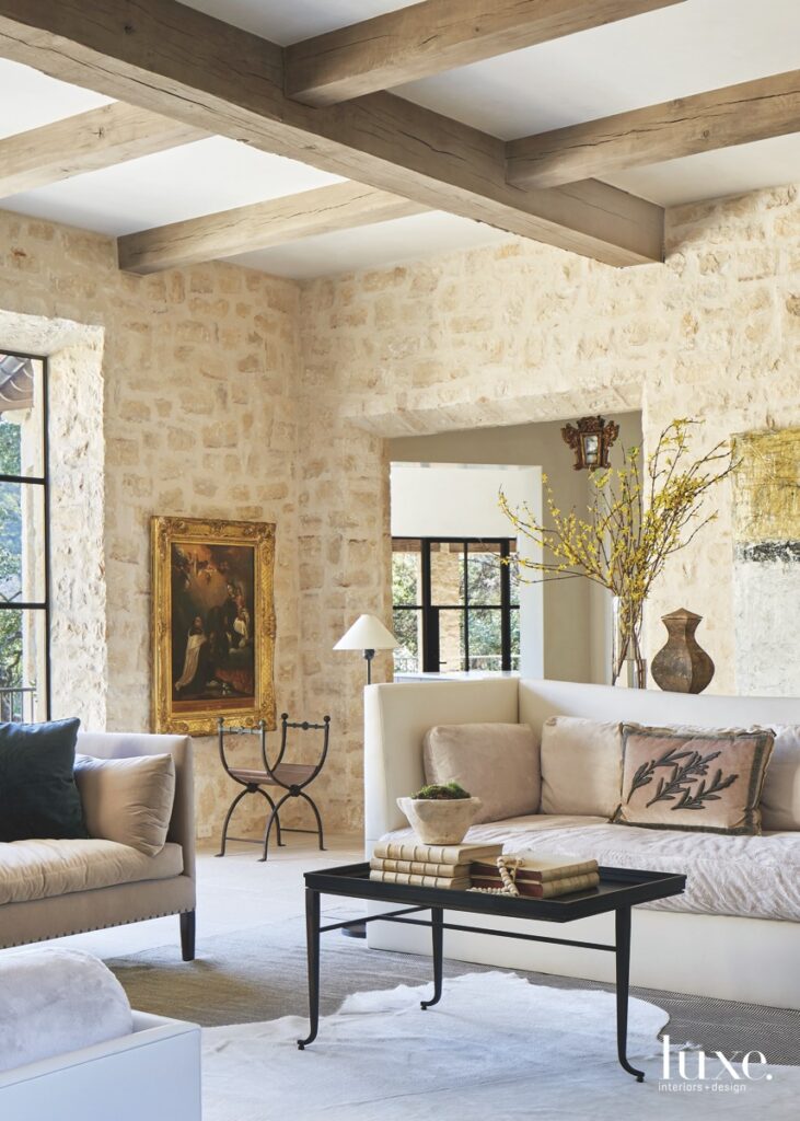 A Cozy Austin Home Exudes Old-World Elegance