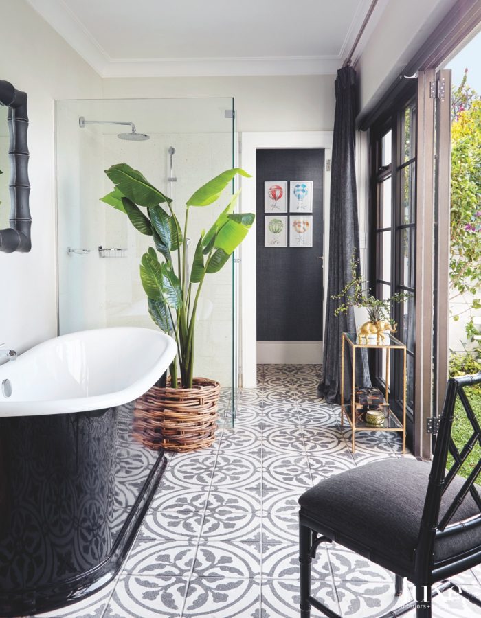 4 Bathrooms That Bring The Outdoors In