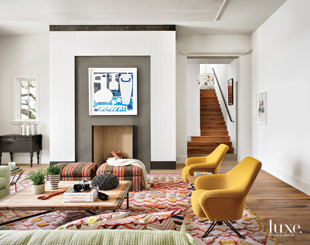 Living room with a colorful Jan Kath rug