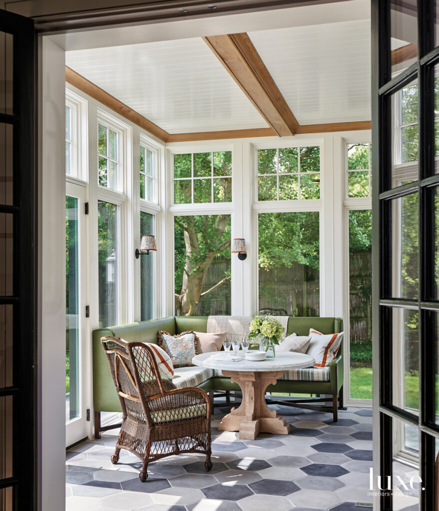 10 Sunny Breakfast Nooks To Start The Day Off Right