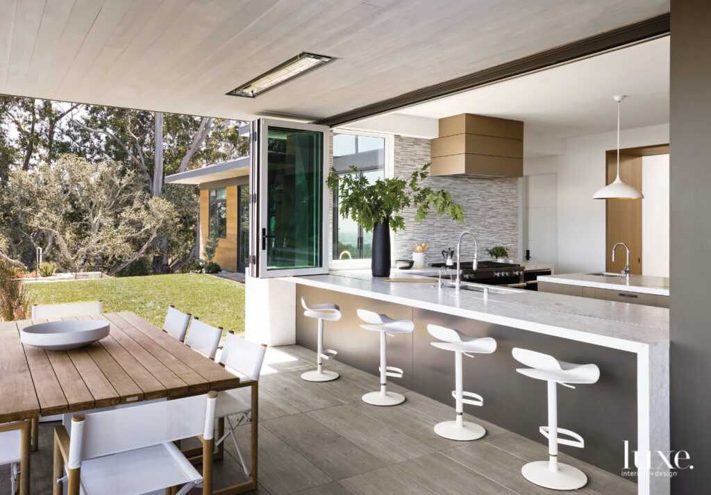10 Kitchens That Will Make You Feel At One With The Outdoors