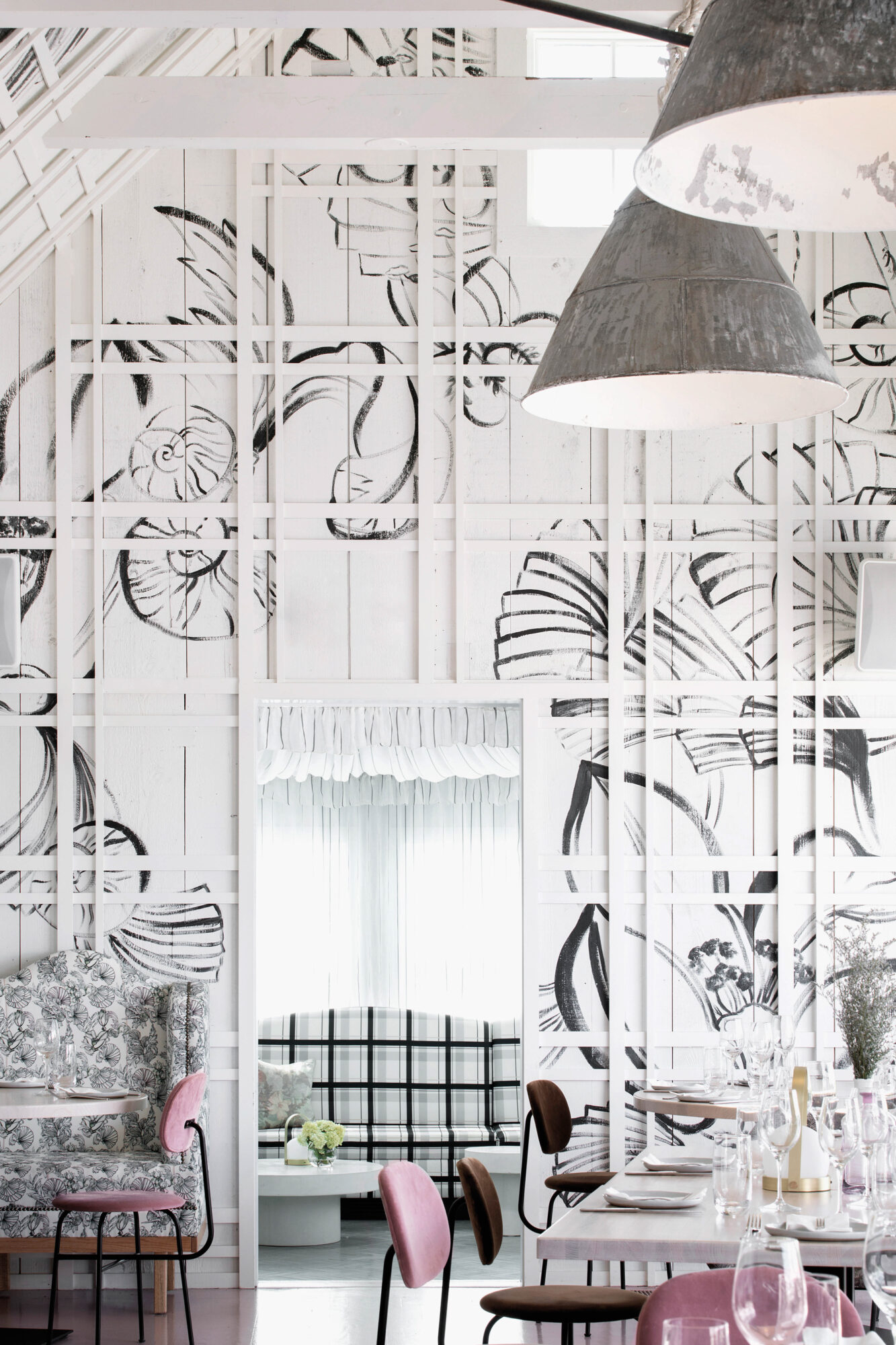 Black and white patterned wallpaper