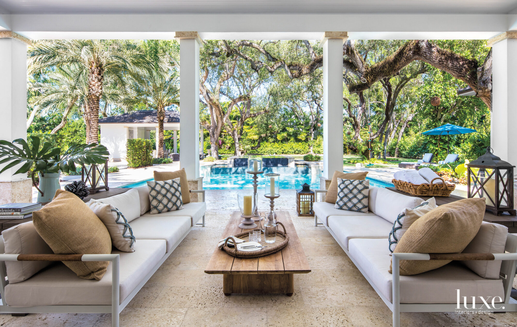 Loggia with views of the pool