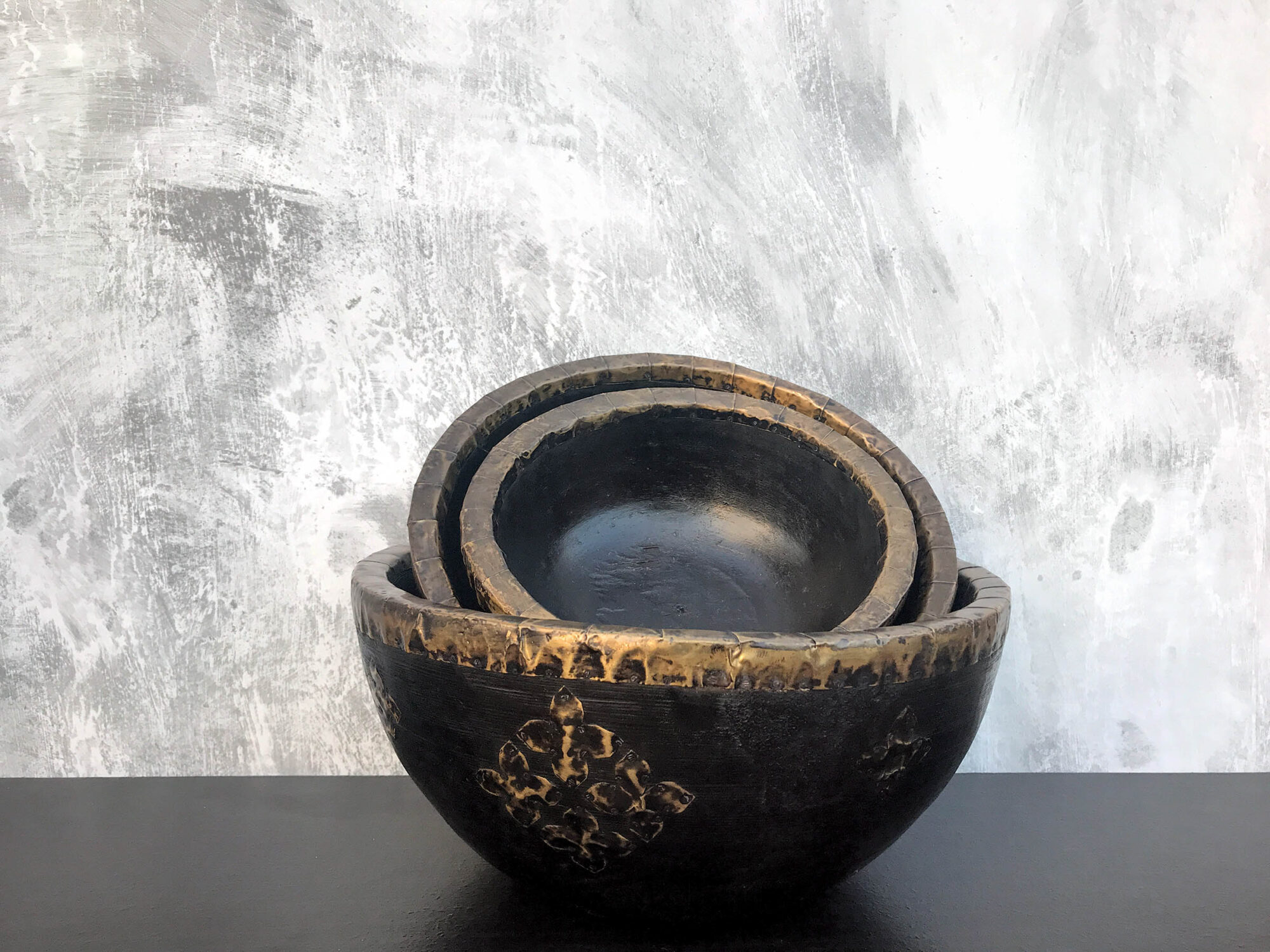 black and brown bowls