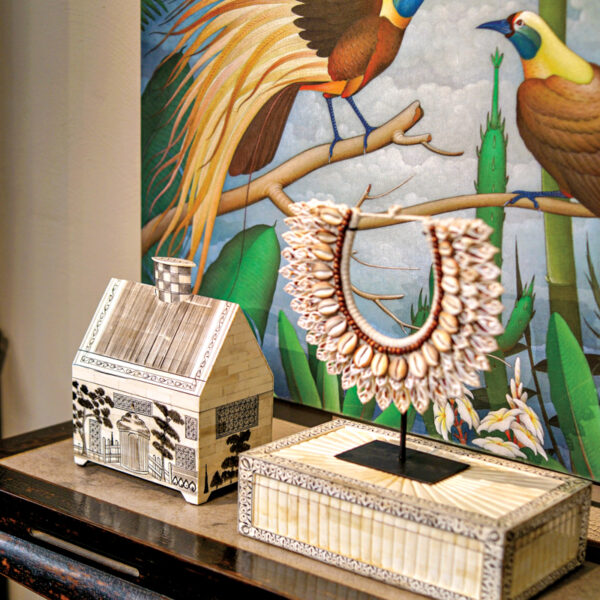 Venerable Antiques Brand Hollis Opens New San Marino Showroom