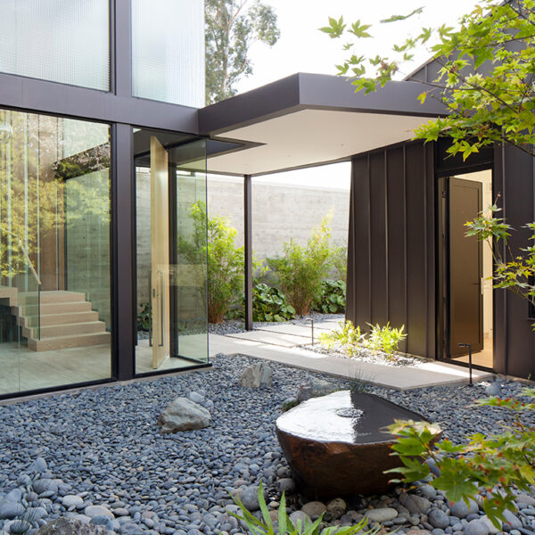 Top Architects’ Takes on Choosing Exterior Colors 