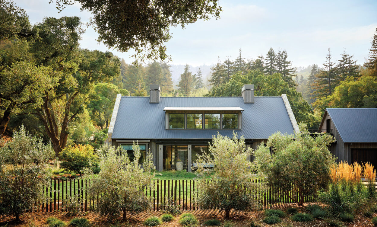 ‘Quiet Architecture’ Helps A Bay-Area Home Blend With Its Bucolic Setting