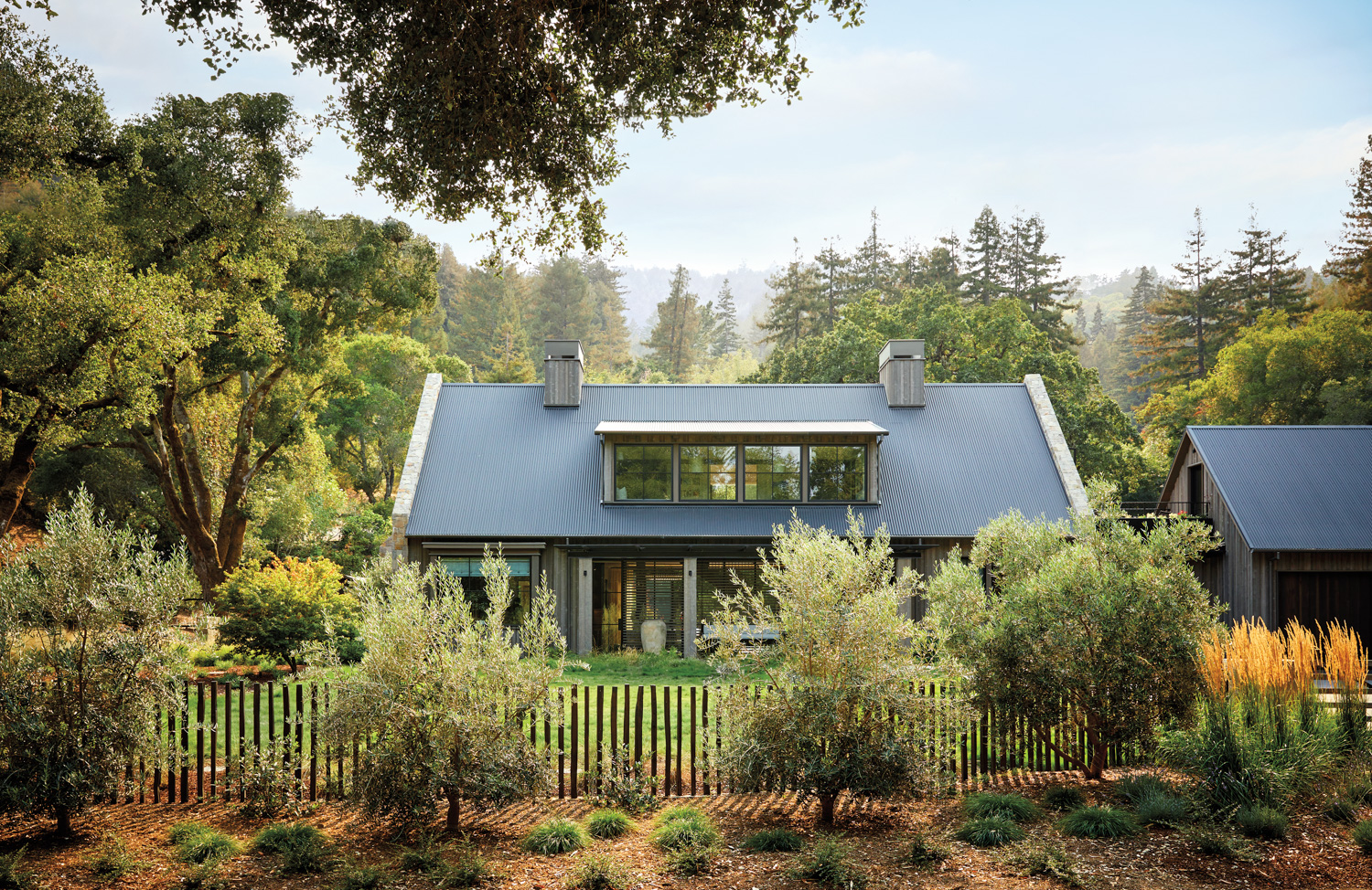 ‘Quiet Architecture’ Helps A Bay-Area Home Blend With Its Bucolic Setting