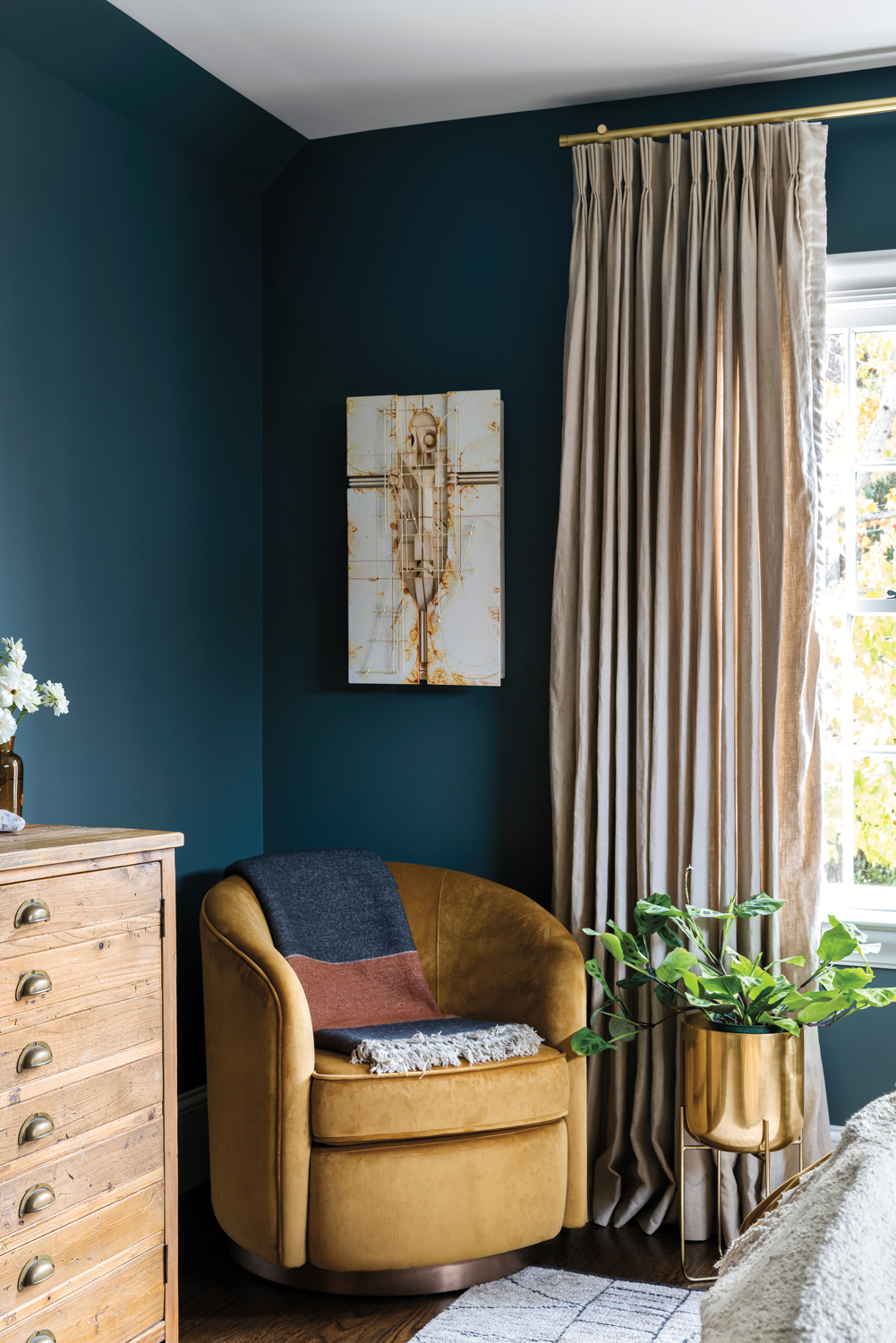 3 Color Tips To Dial Up The Drama Or Create A Sense Of Cozy