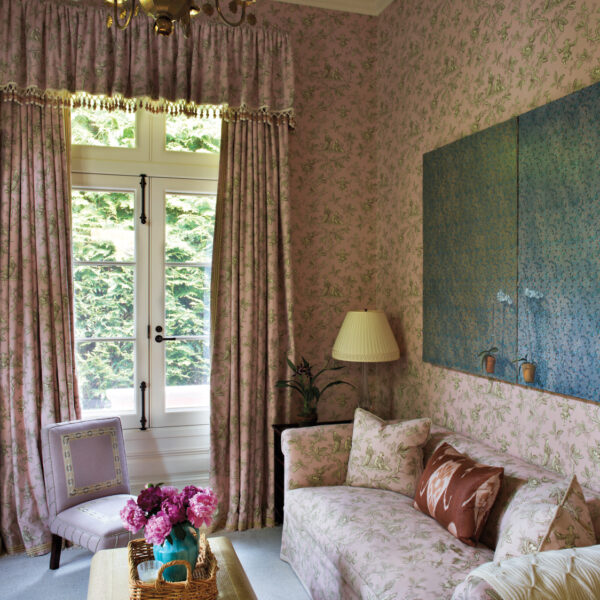 Inside A Southampton Guest Cottage With English Country Charm