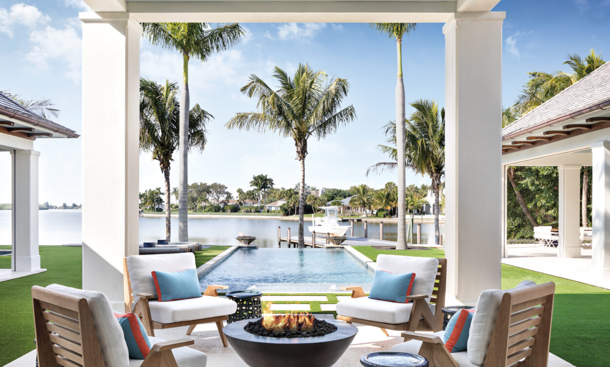 This Coastal Florida Home Aces The Indoor-Outdoor Lifestyle