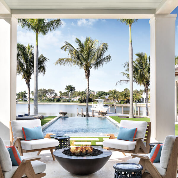 This Coastal Florida Home Aces The Indoor-Outdoor Lifestyle