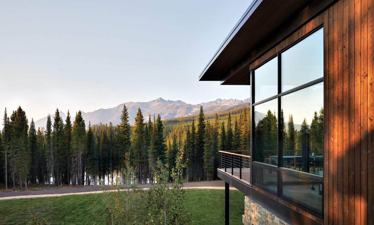 Escape To This Montana Home To Be At One With Nature