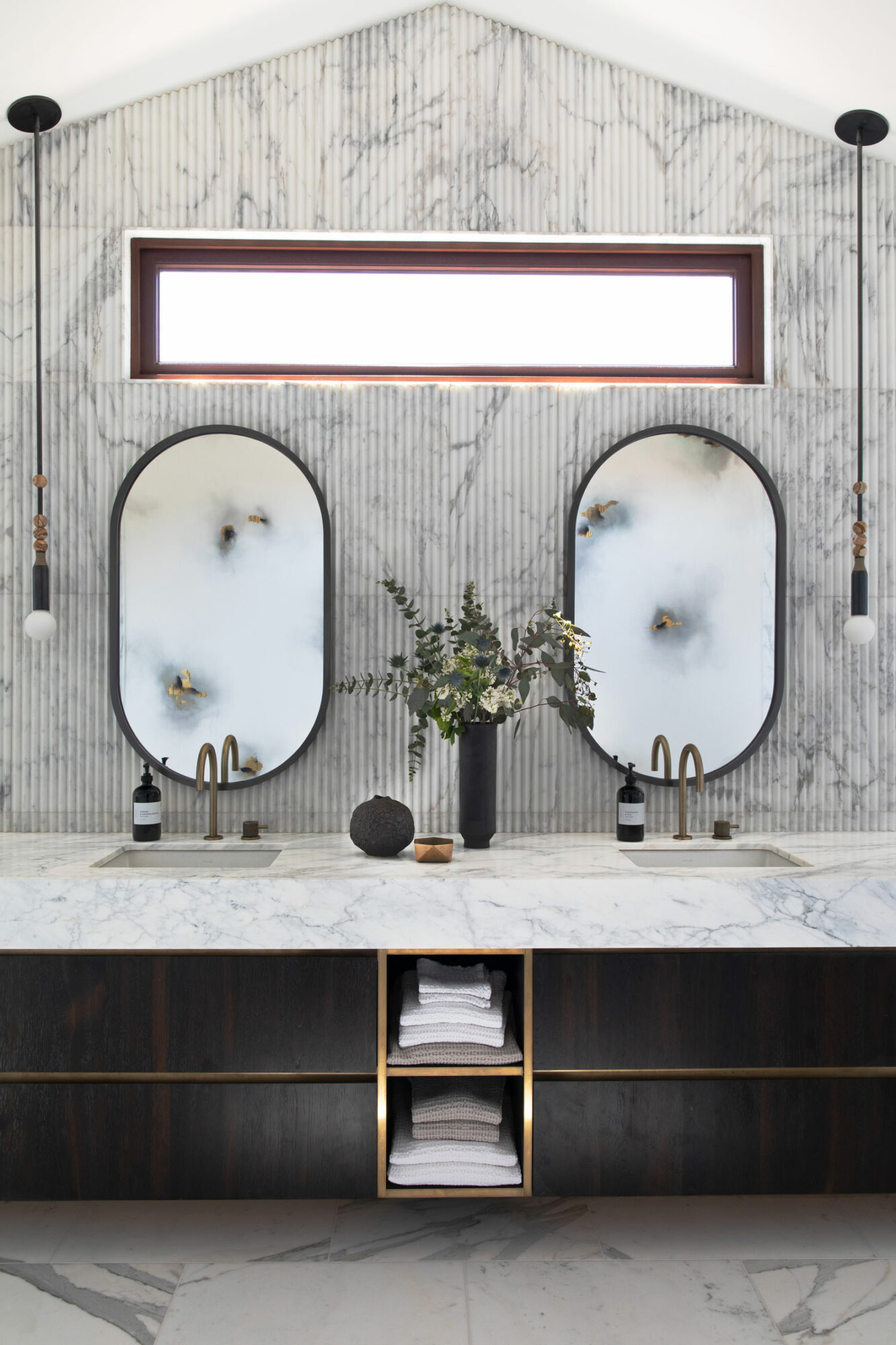 16 Chic and Budget-Friendly Bathroom Accessories on  2023