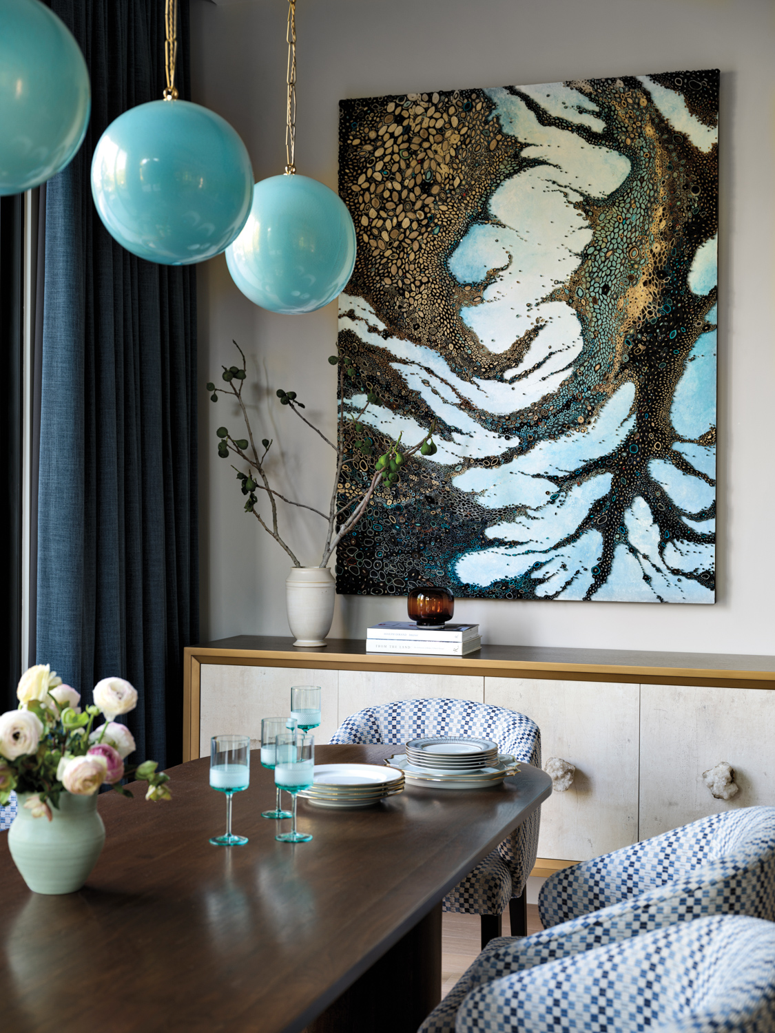 See How Shades Of Blue Strike The Right Note In A SF Home