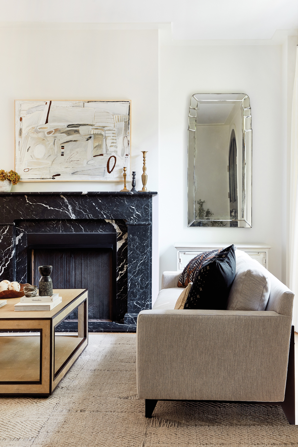 living room with black marble...