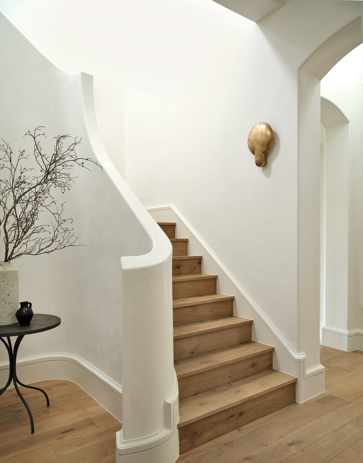 minimalistic stairwell in Venetian plaster...