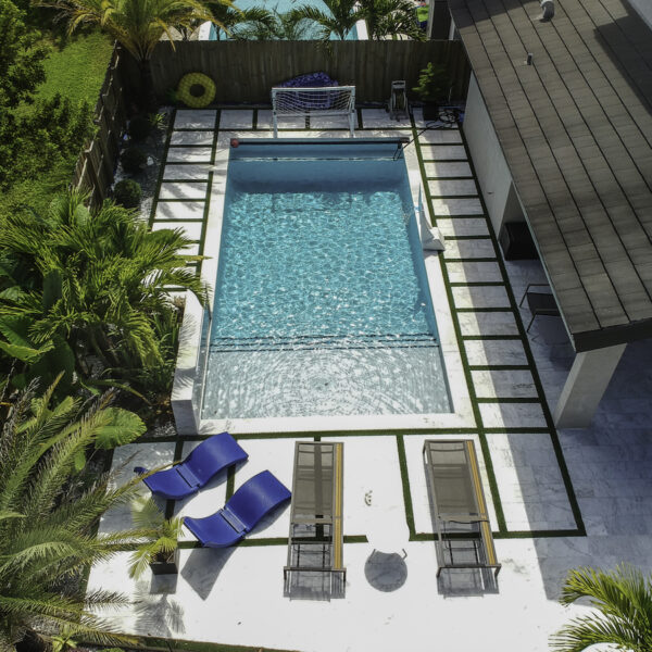 Large pool, outdoor furniture, Artepatio.