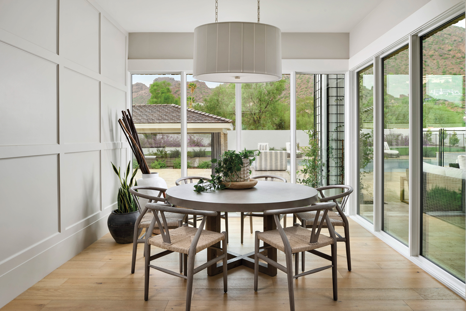 Breakfast nook with round table,...