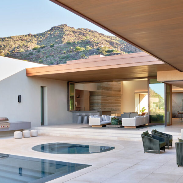 See How A Modernist Paradise Valley Masterpiece Reflects The Desert