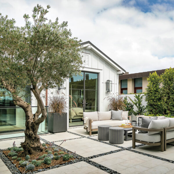 The Design Compass Points ‘Transitional’ In This SoCal Home