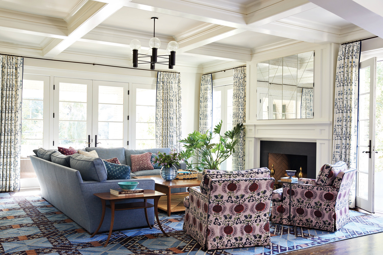 Admire This Historical Charlotte Abode Weaving Color And Personality