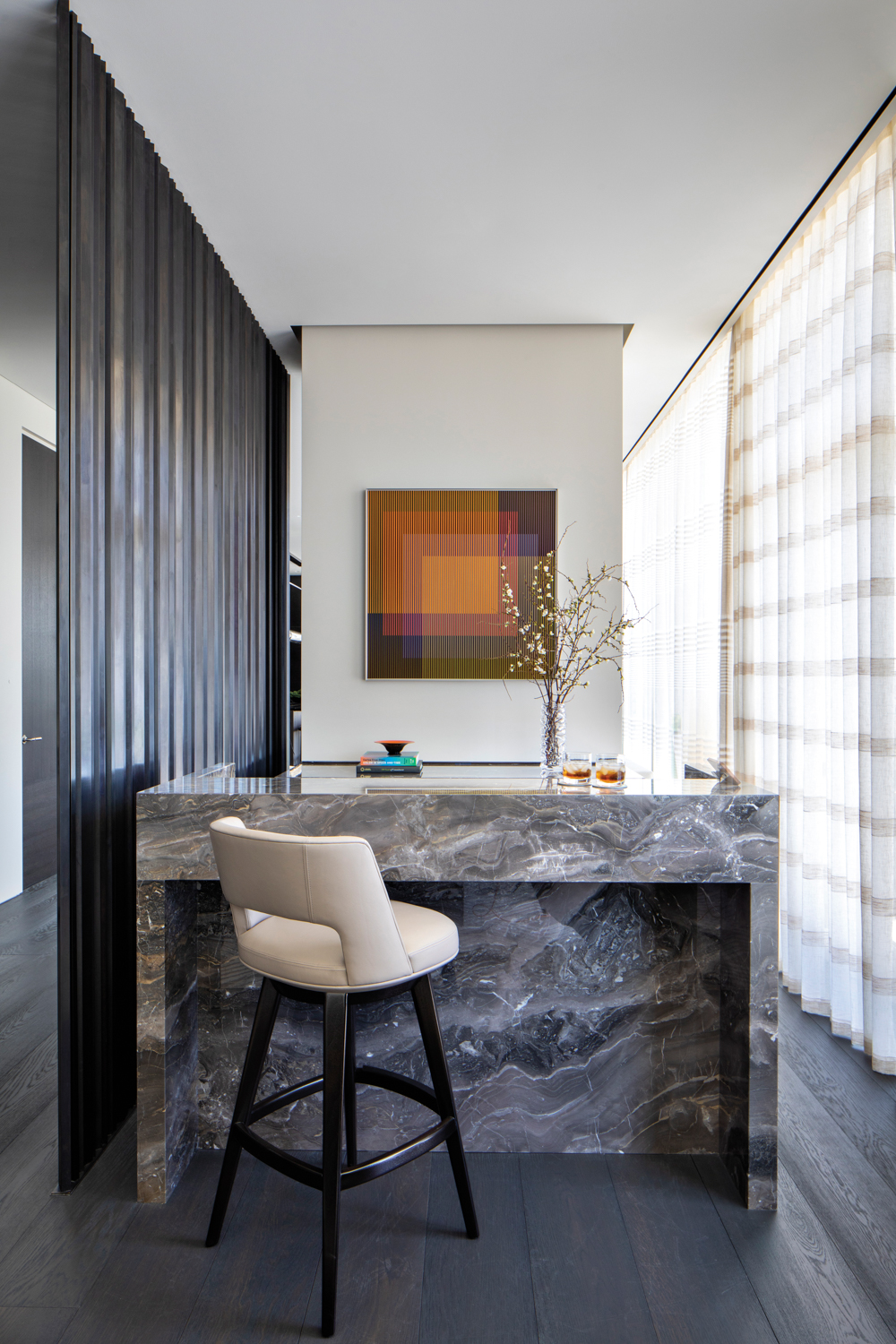 dining room with marble bar,...