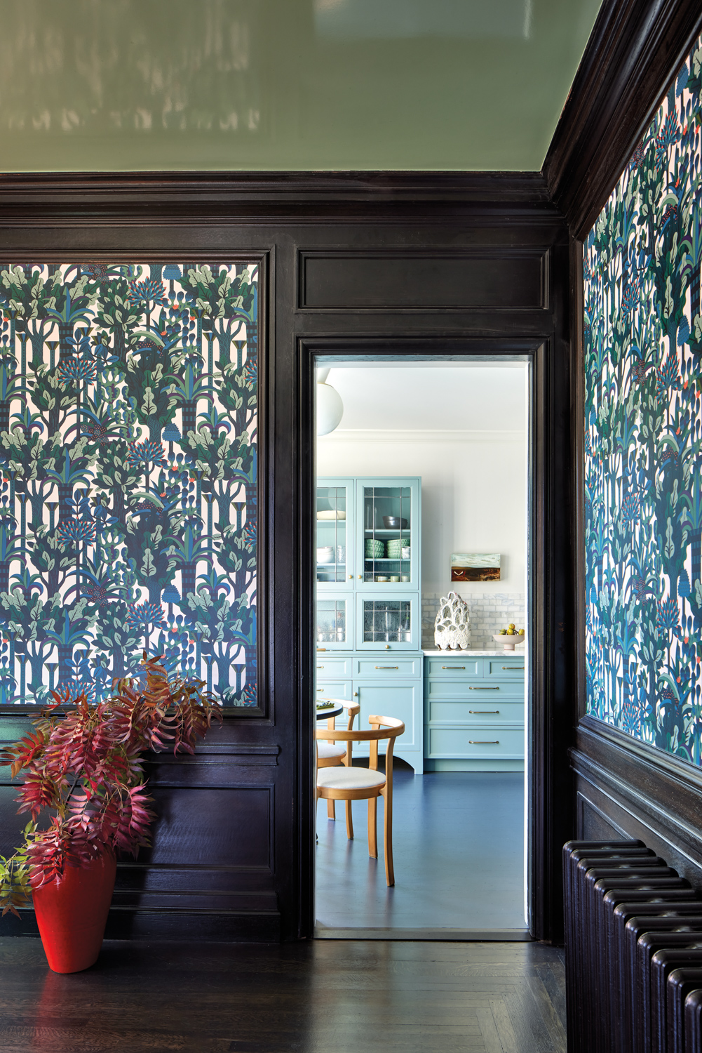 Dining room with catcus wallcovering...