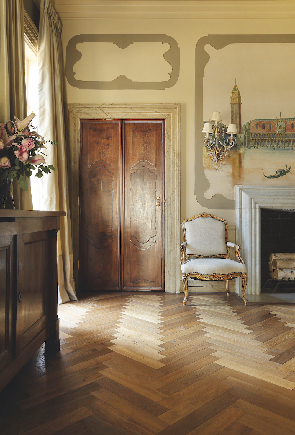 Saint Amour French oak evokes the character and soul of antique French wood floors with its deep, luxurious chestnut browns and custom distressing