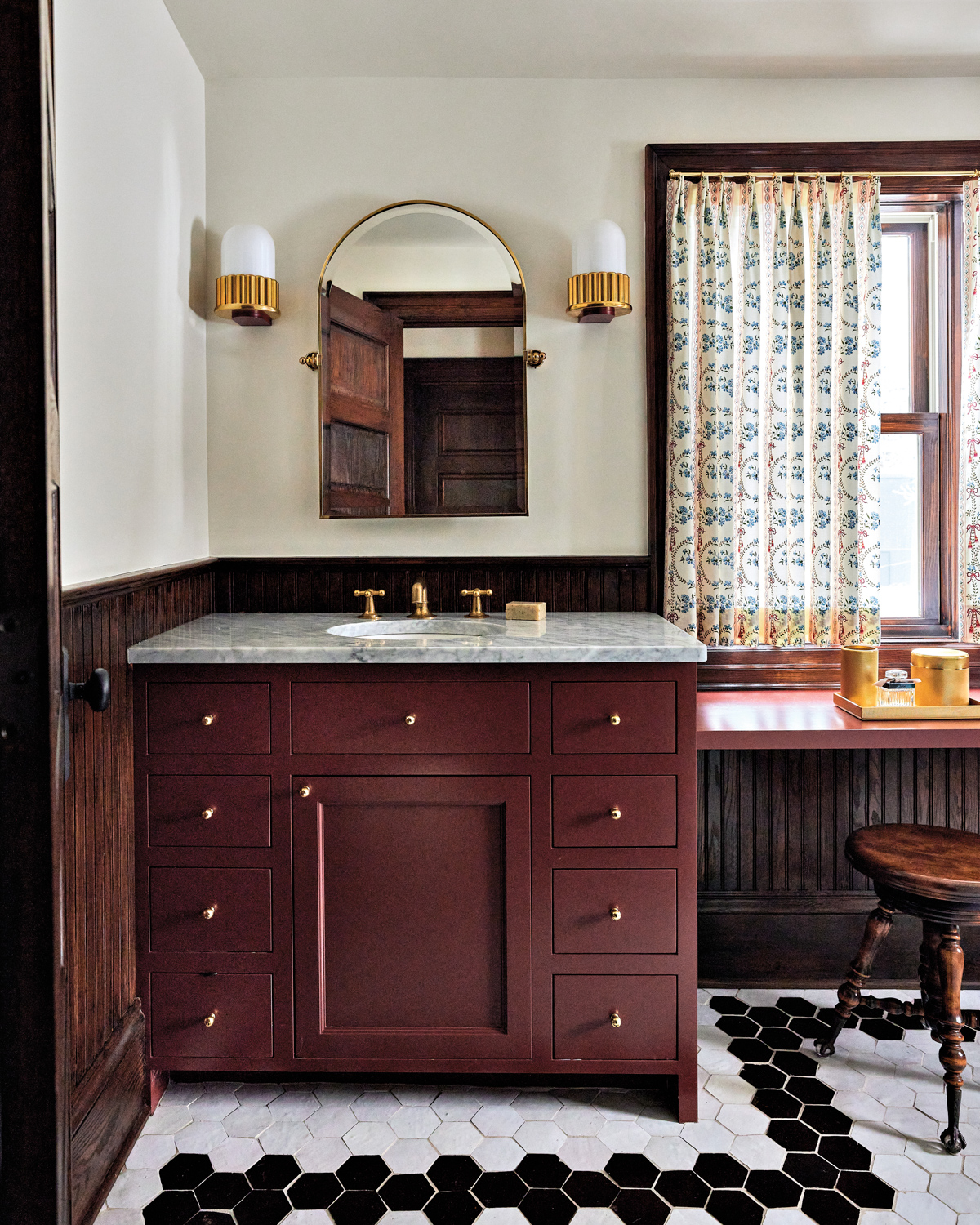 Dealer’s Choice: Seek Solace In These Stunning Bathrooms