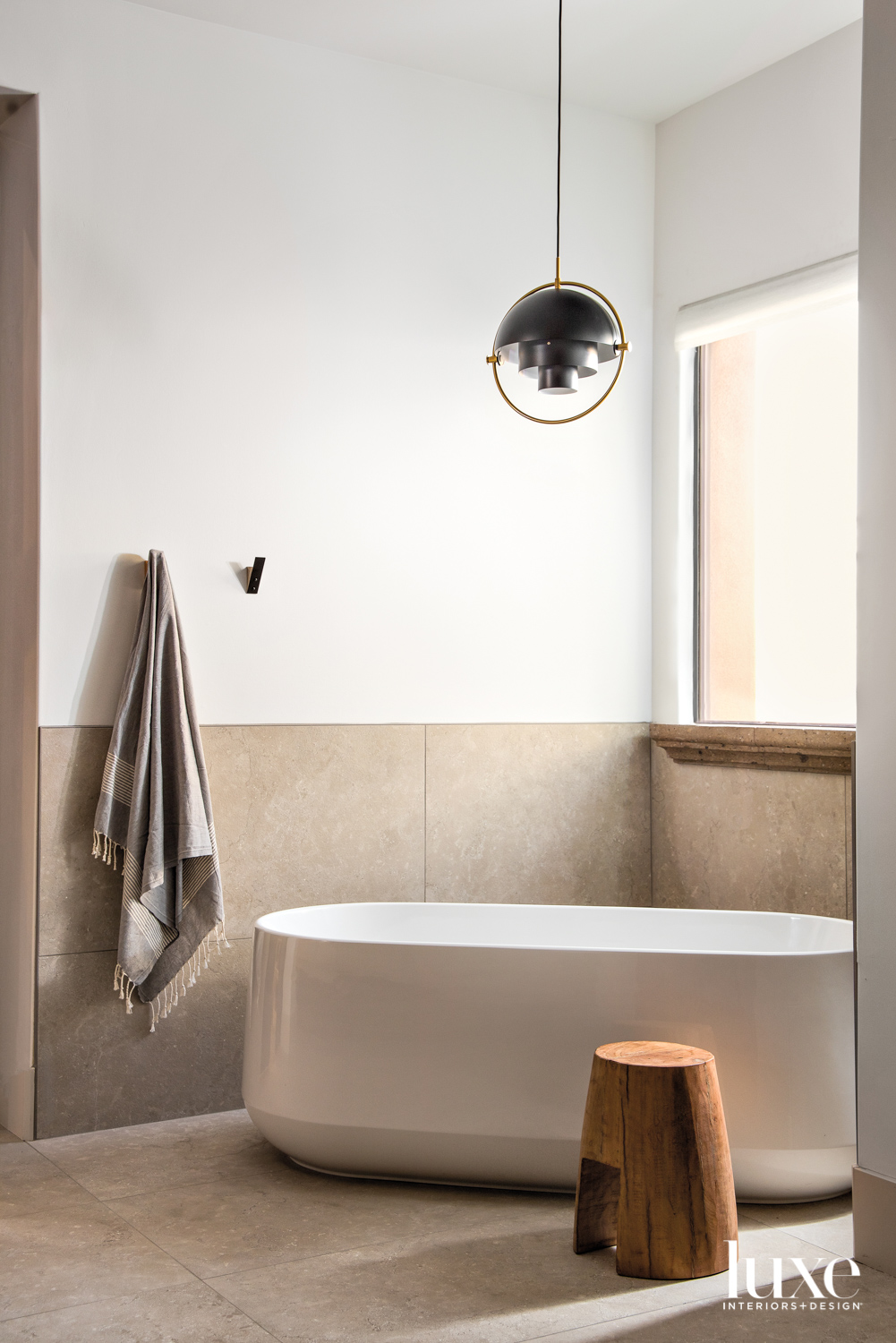 Minimalist Bath Moments That Focus On Blissful Pleasures