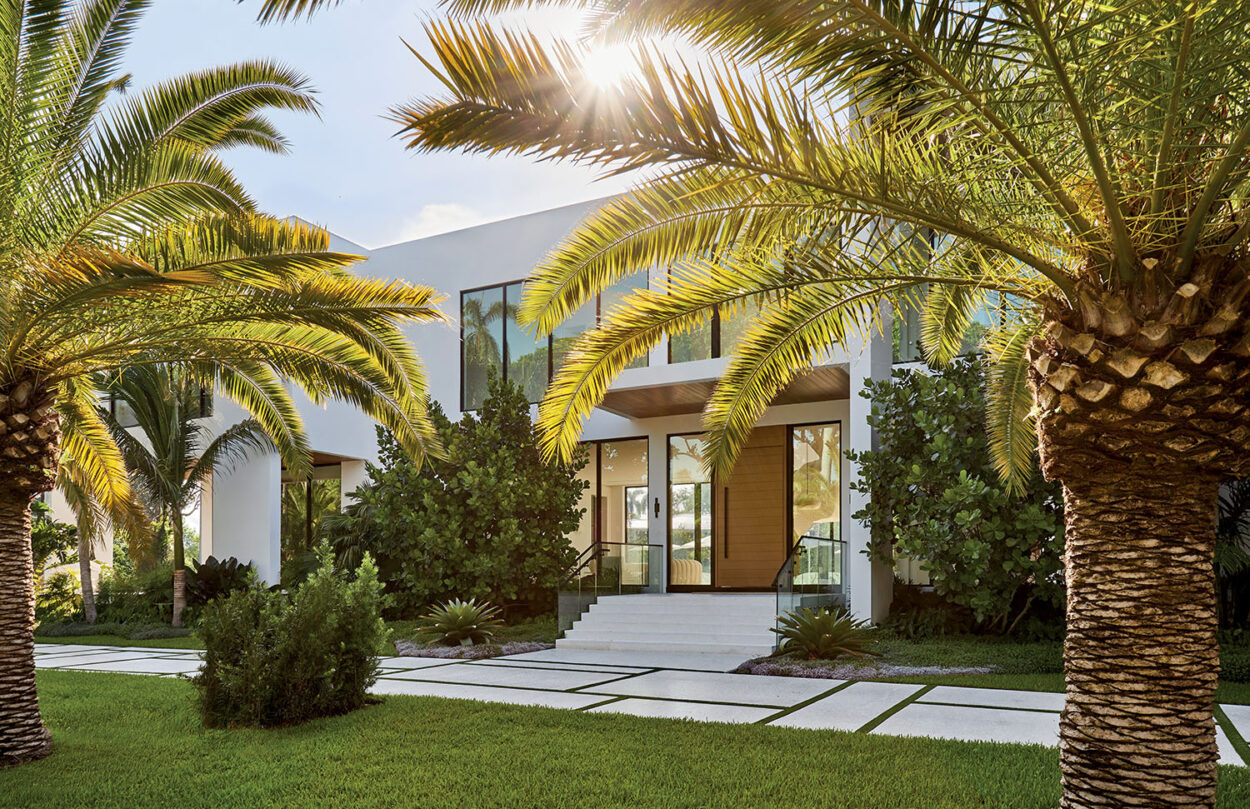 Sinuous Shapes Play Off A Miami Home’s Crisp Architecture