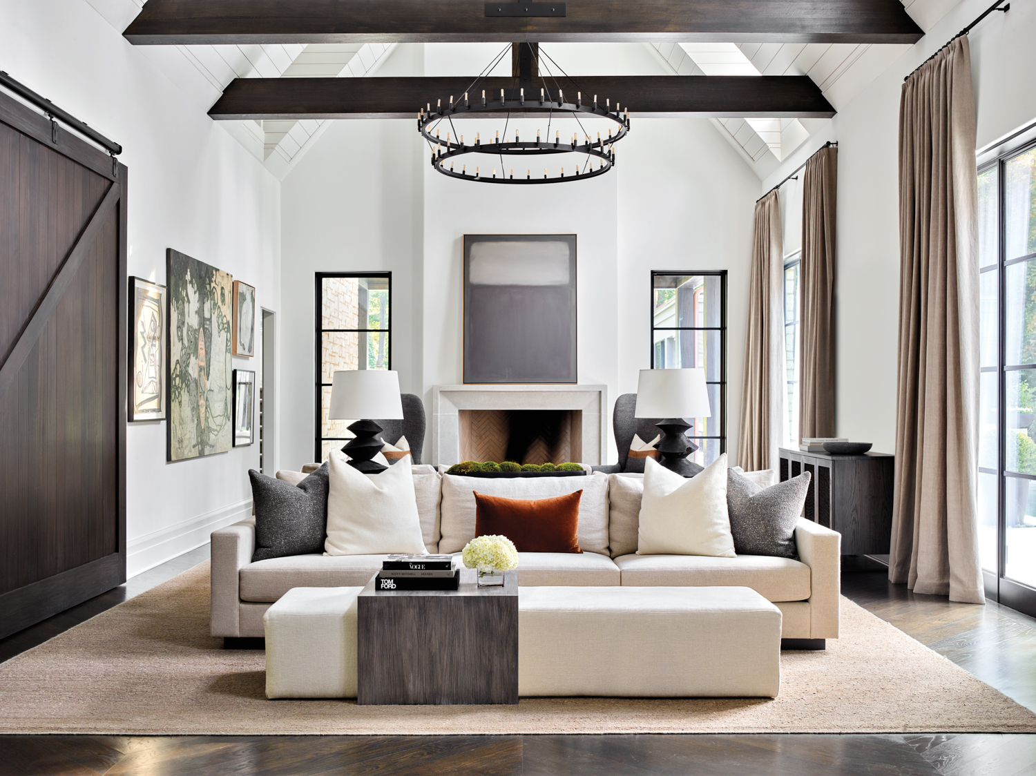 Vaulted family room with streamlined furniture