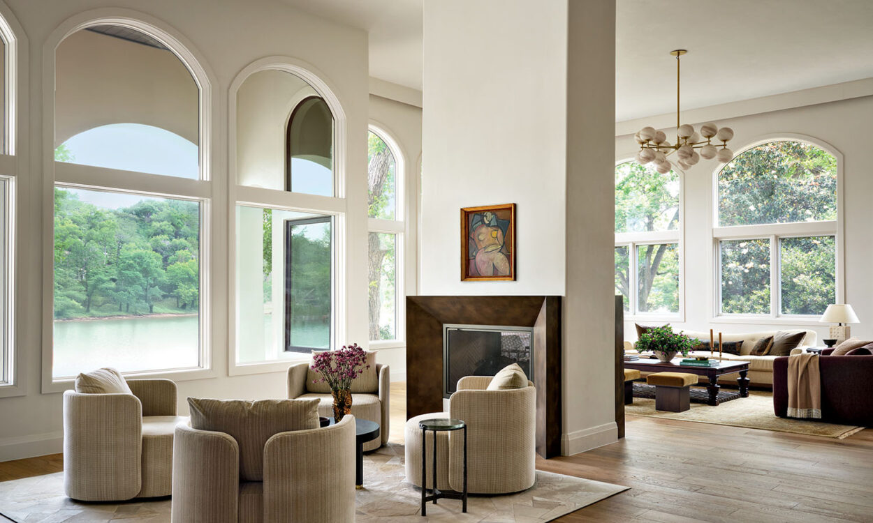 This Stunning Austin Home Pulls The Waterfront Indoors